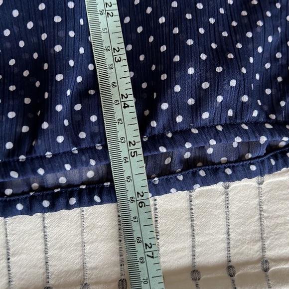 Liz Claiborne navy polka dot blouse - Picture 4 of 6